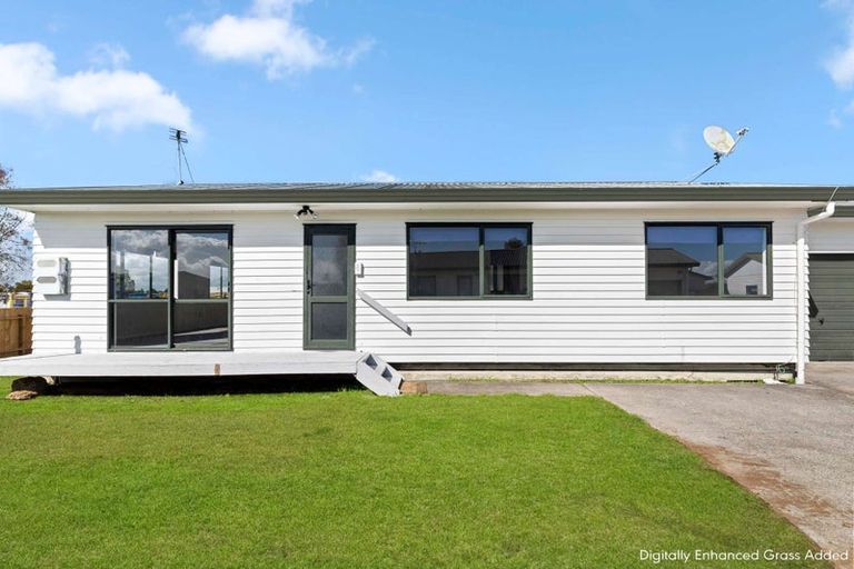 Photo of property in 28 Barneys Farm Road, Clendon Park, Auckland, 2103