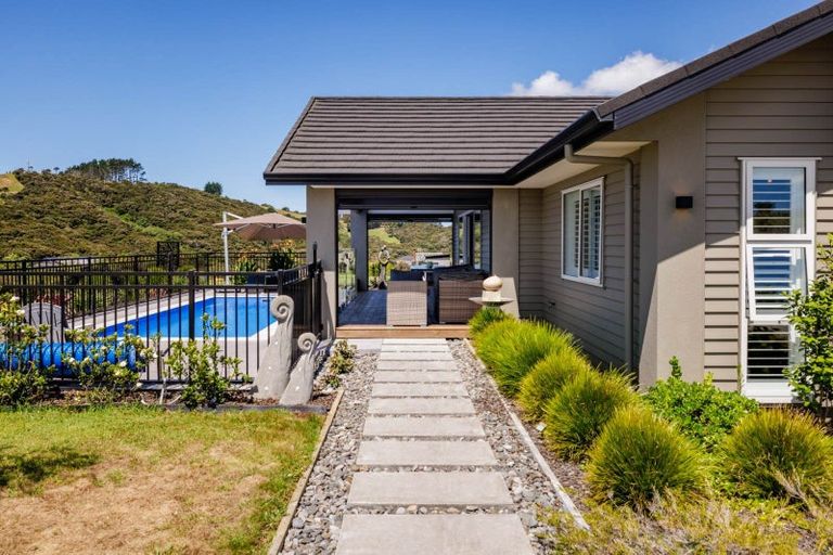 Photo of property in 8 Fernbird Grove, Kerikeri, 0294
