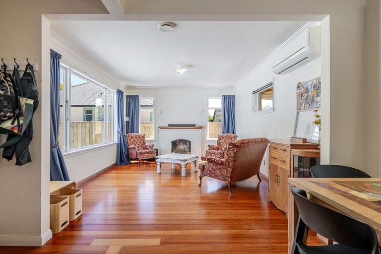 Photo of property in 43 Birmingham Street, Takaro, Palmerston North, 4412