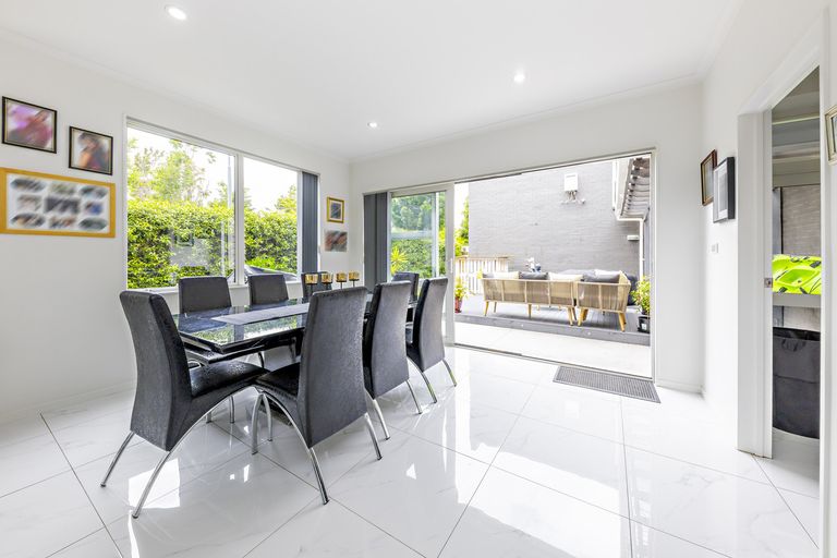 Photo of property in 37 Popokatea Drive, Takanini, 2112