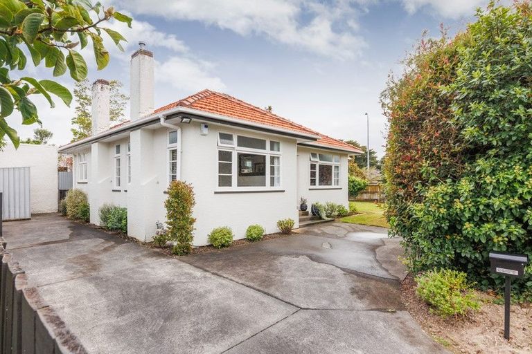 Photo of property in 35 Hardie Street, Hokowhitu, Palmerston North, 4410