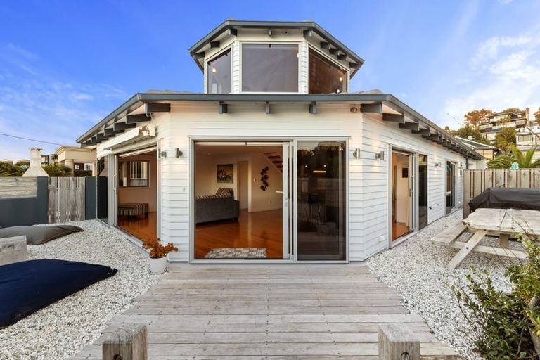 Photo of property in 1/26 Manly Esplanade, Browns Bay, Auckland, 0630