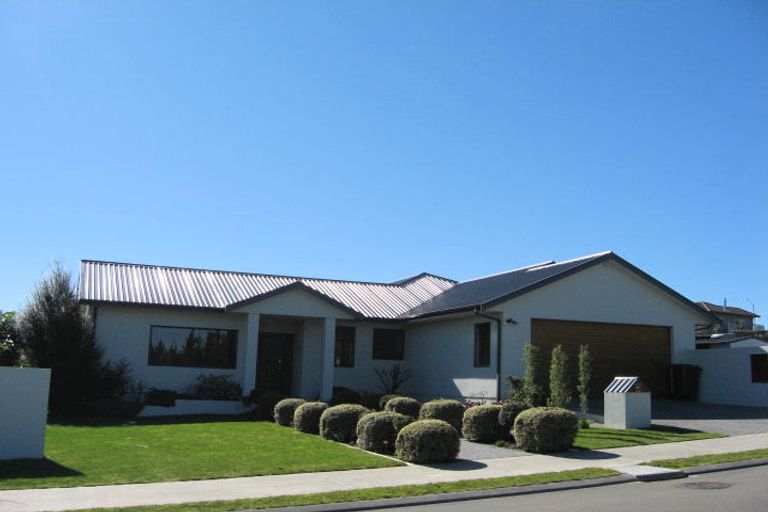 Photo of property in 32 Hikanui Drive, Havelock North, 4130