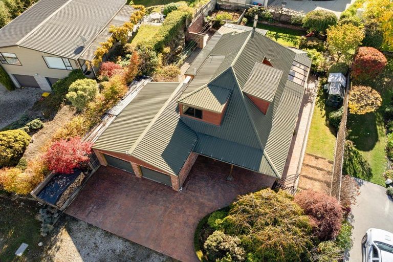 Photo of property in 18 Inverness Crescent, Arrowtown, 9302