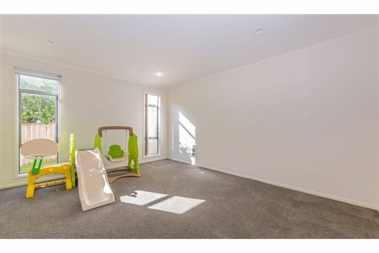 Photo of property in 33 Fingal Way, Gulf Harbour, Whangaparaoa, 0930