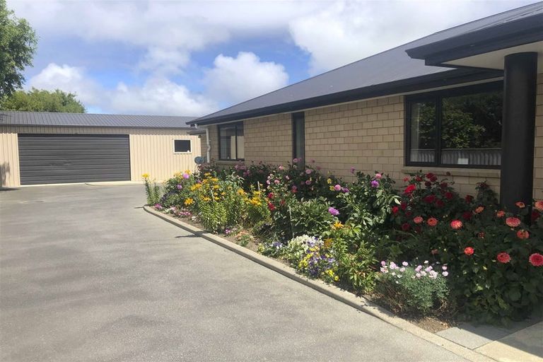 Photo of property in 18 Mauchline Street, Wallacetown, 9816