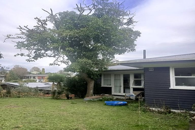 Photo of property in 16 Sutton Crescent, Hillcrest, Hamilton, 3216