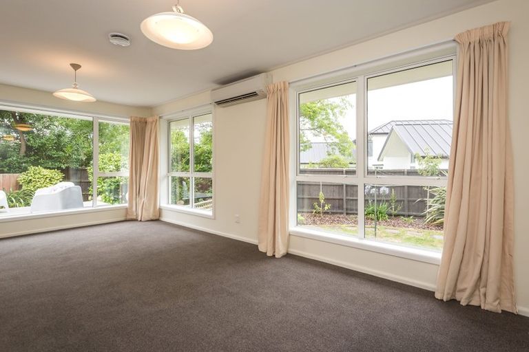Photo of property in 2/14a Garreg Road, Fendalton, Christchurch, 8052