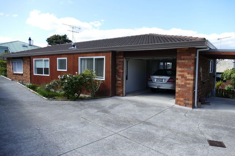 Photo of property in 2/9 Akehurst Avenue, New Lynn, Auckland, 0600