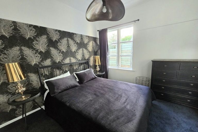 Photo of property in 35 Patanga Crescent, Thorndon, Wellington, 6011