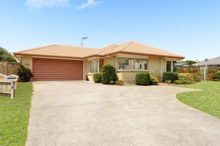 Photo of property in 16 Lavender Place, Papamoa Beach, Papamoa, 3118