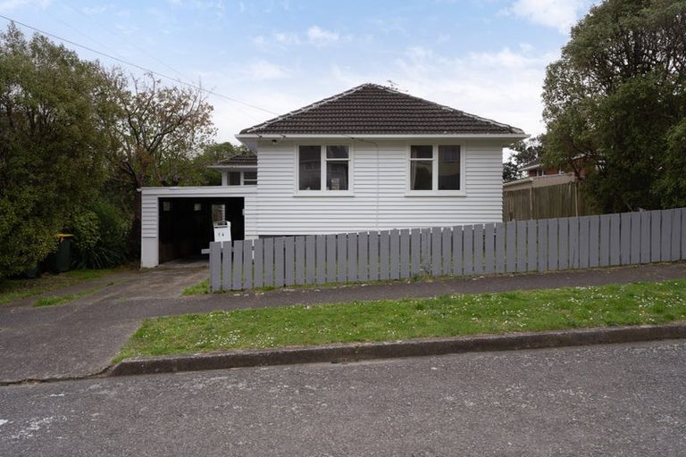 Photo of property in 14 Durham Street, Cannons Creek, Porirua, 5024
