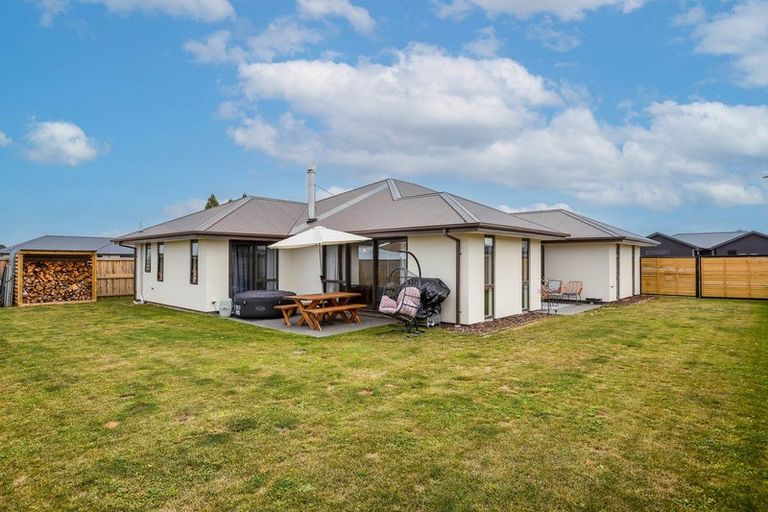 Photo of property in 13 Merino Crescent, Amberley, 7410
