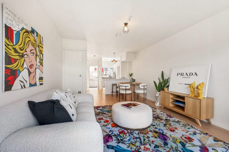 Photo of property in 9/72 Kitchener Road, Milford, Auckland, 0620