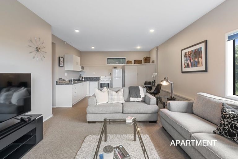 Photo of property in 11b Balmain Road, Birkenhead, Auckland, 0626