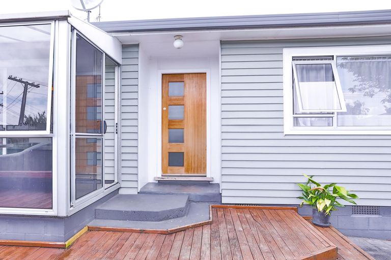 Photo of property in 1/76 Grove Road, Papakura, 2110