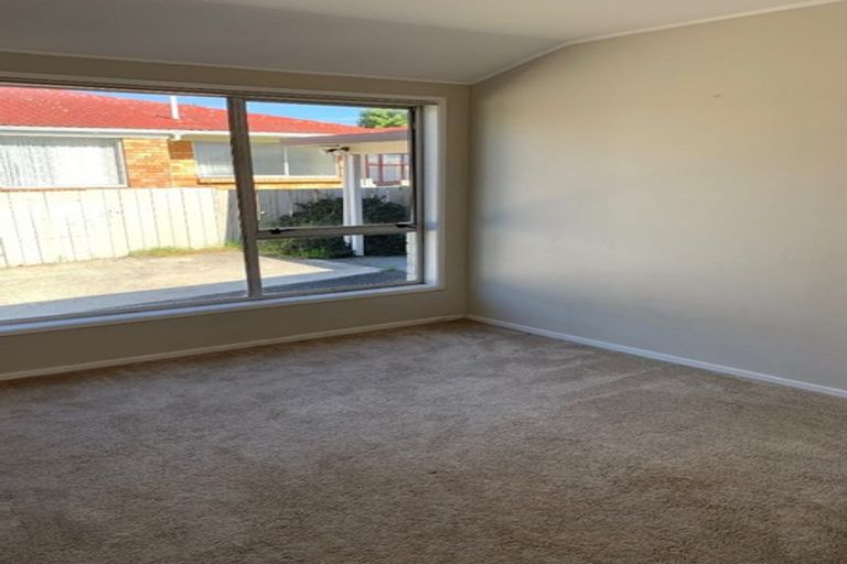 Photo of property in 19 Innismara Avenue, Wattle Downs, Auckland, 2103