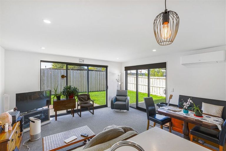 Photo of property in 12 Fairbairn Close, Halswell, Christchurch, 8025