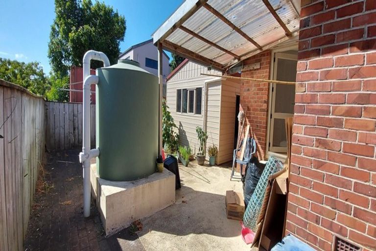 Photo of property in 185 Te Atatu Road, Te Atatu South, Auckland, 0610