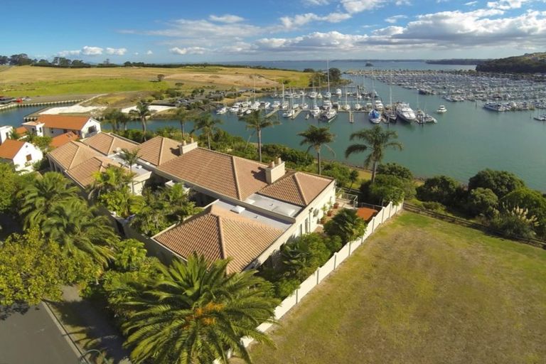 Photo of property in 74 Voyager Drive, Gulf Harbour, Whangaparaoa, 0930