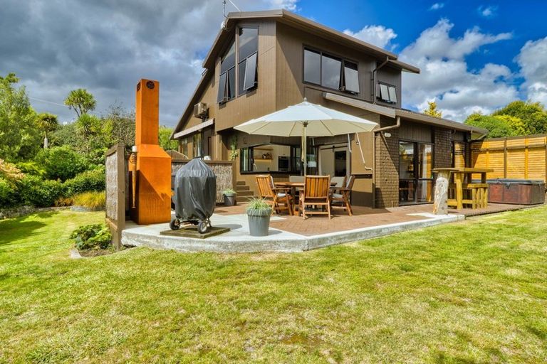 Photo of property in 3a Tauroa Road, Havelock North, 4130