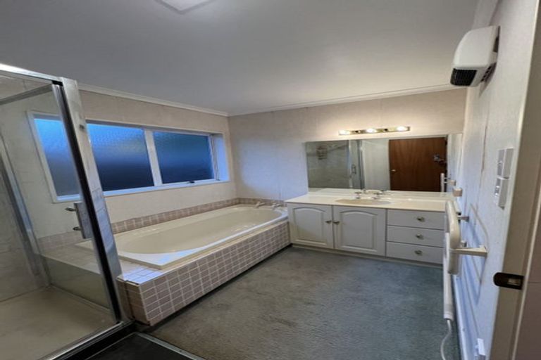 Photo of property in 50 Regency Crescent, Redwood, Christchurch, 8051