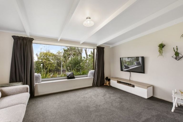 Photo of property in 1 Titoki Place, Pukete, Hamilton, 3200