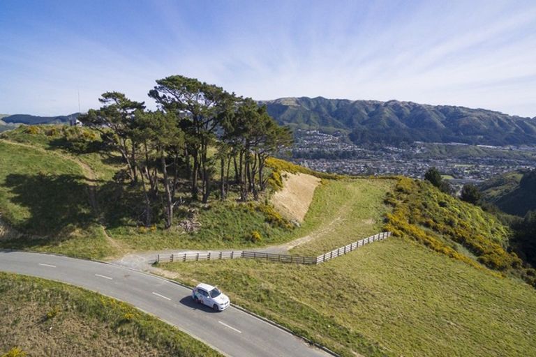 Photo of property in 201 Bing Lucas Drive, Tawa, Wellington, 5028