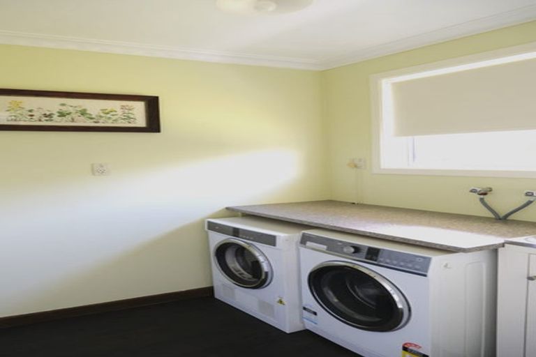 Photo of property in 10 Kew Place, Richmond Heights, Taupo, 3330