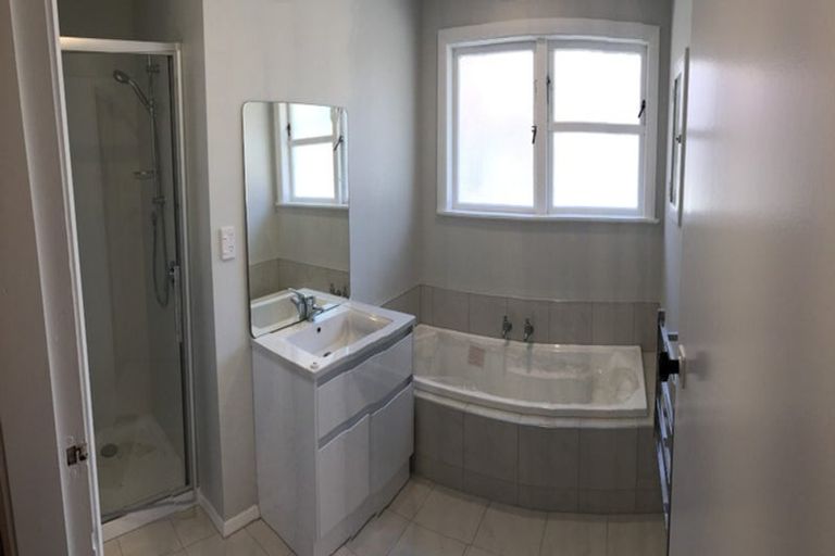 Photo of property in 327 Clyde Road, Bryndwr, Christchurch, 8053