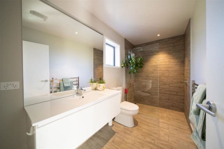 Photo of property in 7 Bretby Court, Jacks Point, Queenstown, 9371