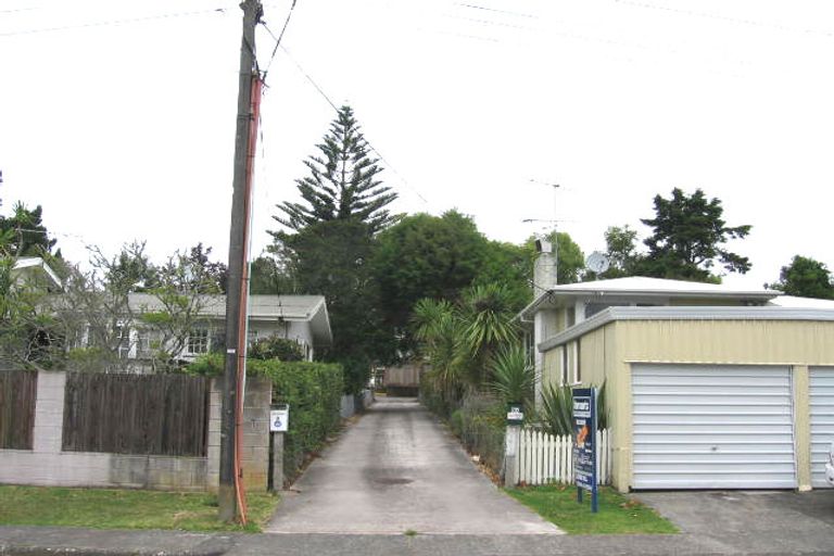 Photo of property in 1/9 Paramu Avenue, Birkdale, Auckland, 0626