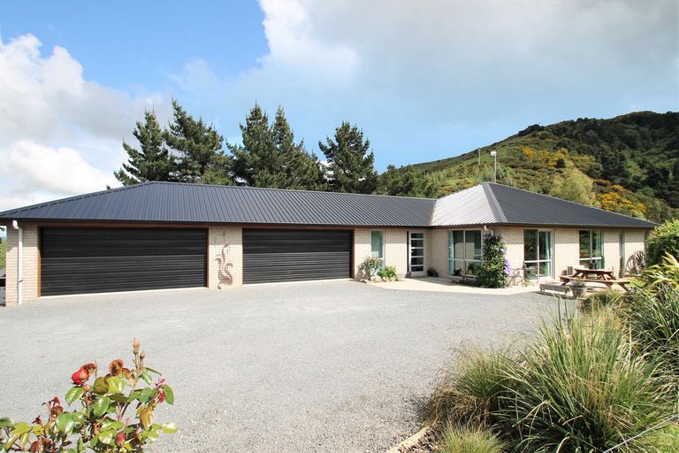 Photo of property in 43 Tara Hills Drive, North Taieri, Mosgiel, 9092