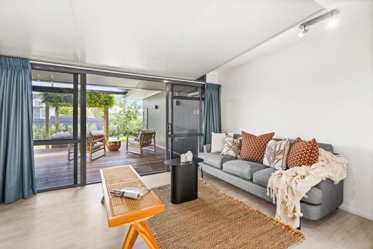 Photo of property in 2 Bale Place, Havelock North, 4130