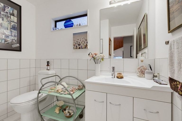 Photo of property in 21 Rama Crescent, Khandallah, Wellington, 6035
