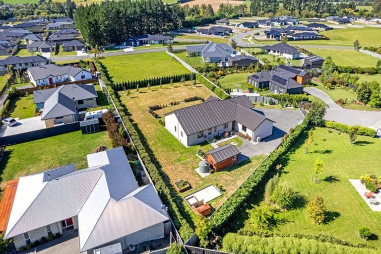 Photo of property in 11 Paradise Way, Amberley, 7410