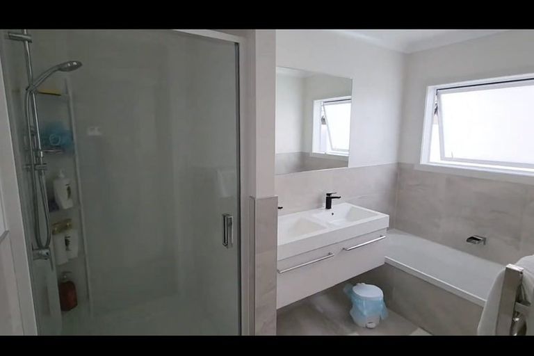 Photo of property in 10 Puroto Place, One Tree Point, 0118