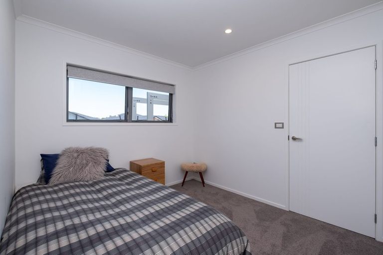 Photo of property in 12 Montague Grove, Stratford, 4332