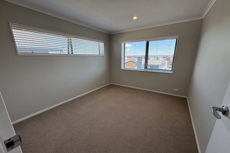 Photo of property in 7 Danga Lane, Hobsonville, Auckland, 0616
