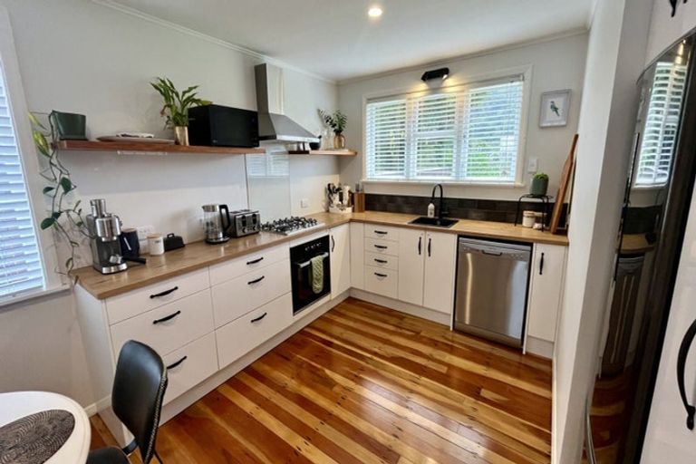Photo of property in 72 Hikurangi Street, Trentham, Upper Hutt, 5018