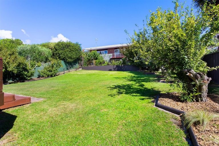 Photo of property in 21a Alexander Street, Cockle Bay, Auckland, 2014