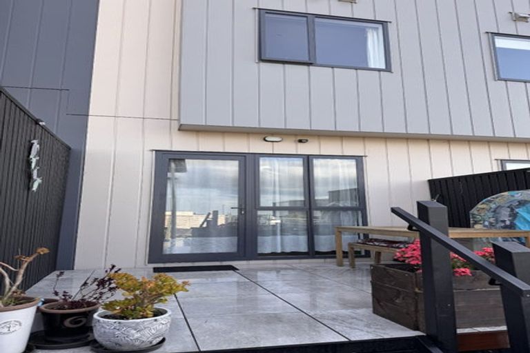 Photo of property in 24 Salvia Lane, Totara Park, Auckland, 2019