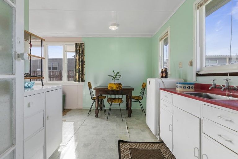 Photo of property in 207 Tamaki Road, Whangamata, 3620