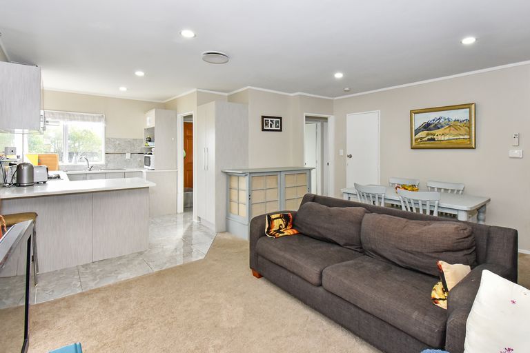 Photo of property in 1/222 Dominion Road, Red Hill, Papakura, 2110