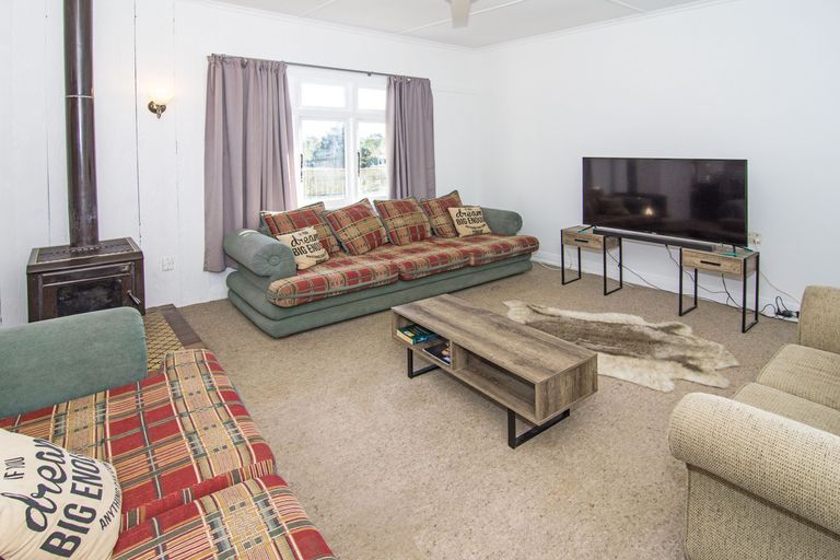 Photo of property in 14 Alfredton Road, Eketahuna, 4900