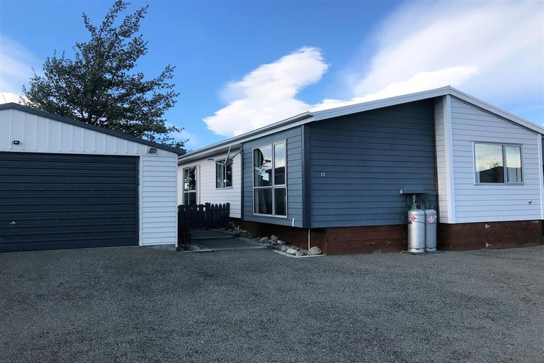 Photo of property in 12 Rhoboro Road, Twizel, 7901