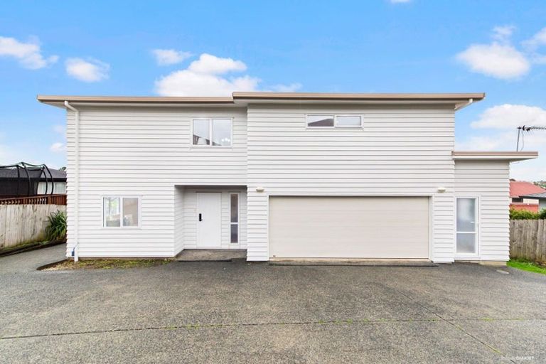 Photo of property in 65 Zara Court, Windsor Park, Auckland, 0632