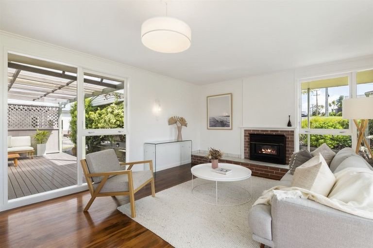 Photo of property in 21 Tui Glen Road, Birkenhead, Auckland, 0626