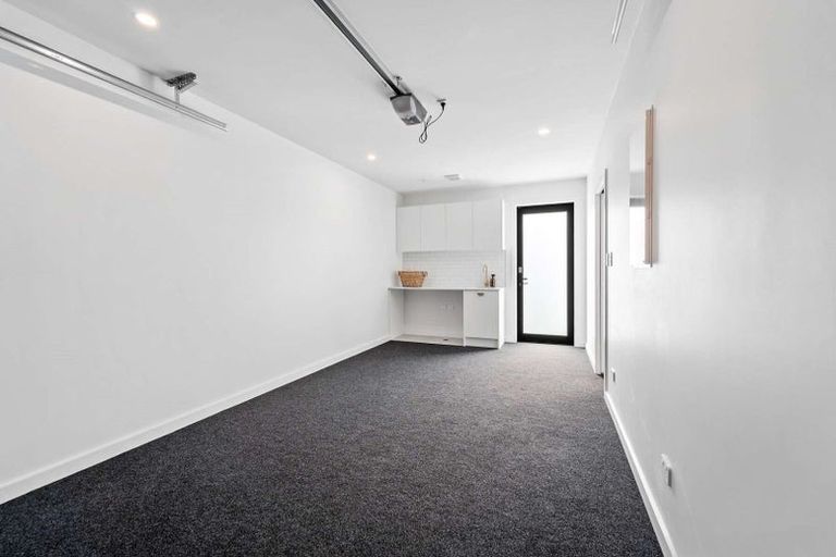 Photo of property in 16c Hamurana Place, Te Atatu Peninsula, Auckland, 0610