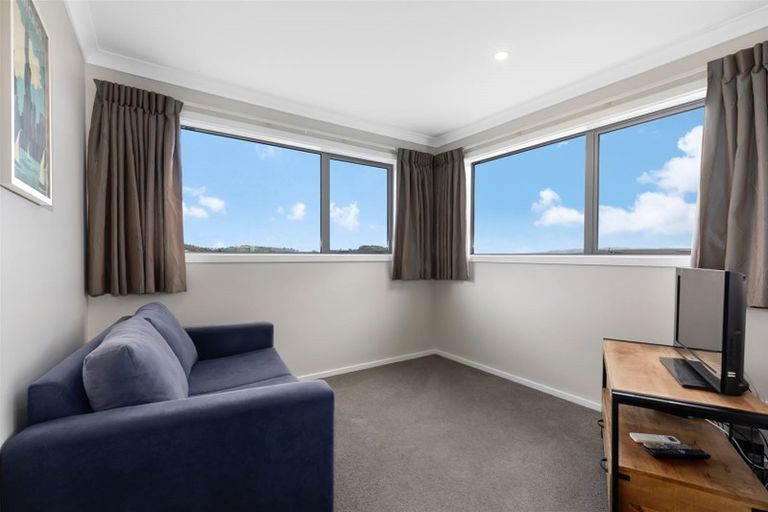 Photo of property in 55 Endeavour Drive, Whitby, Porirua, 5024